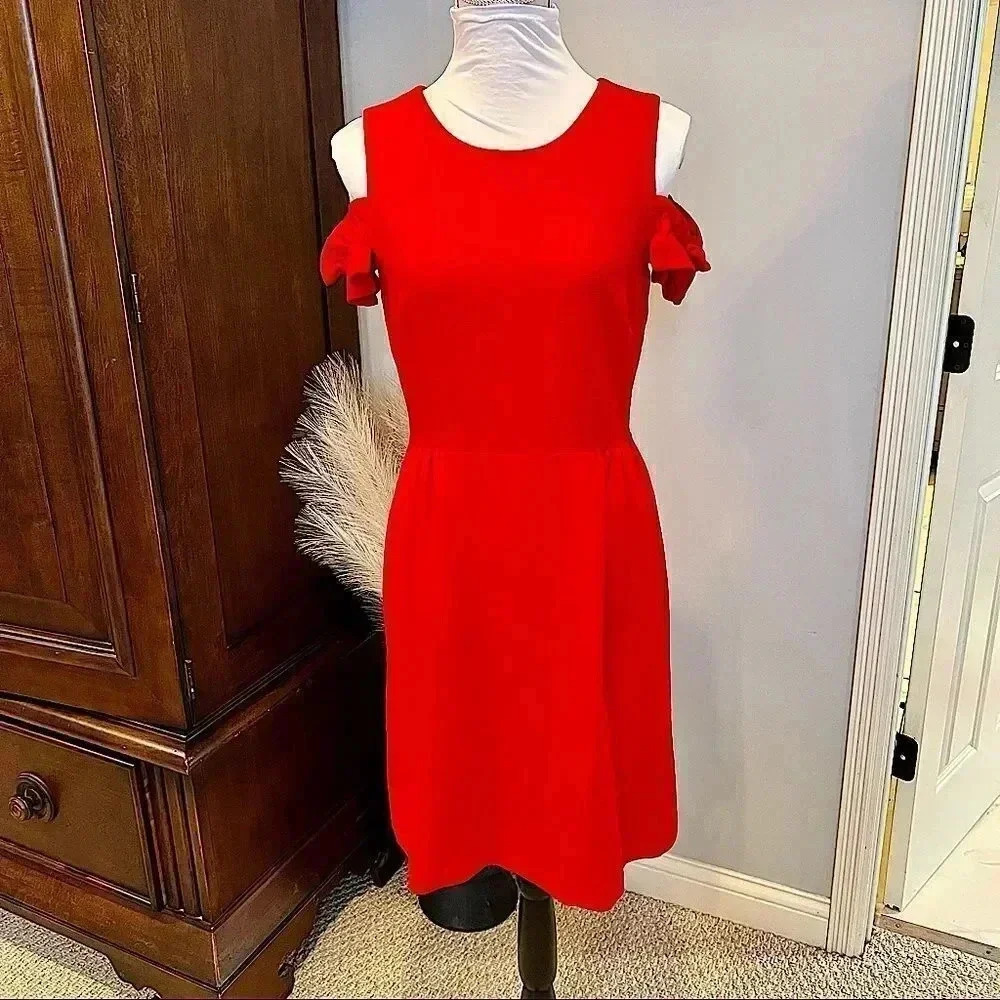 𝅺Tahari red‎ fit & flair cold ruffle shoulder dress size 4